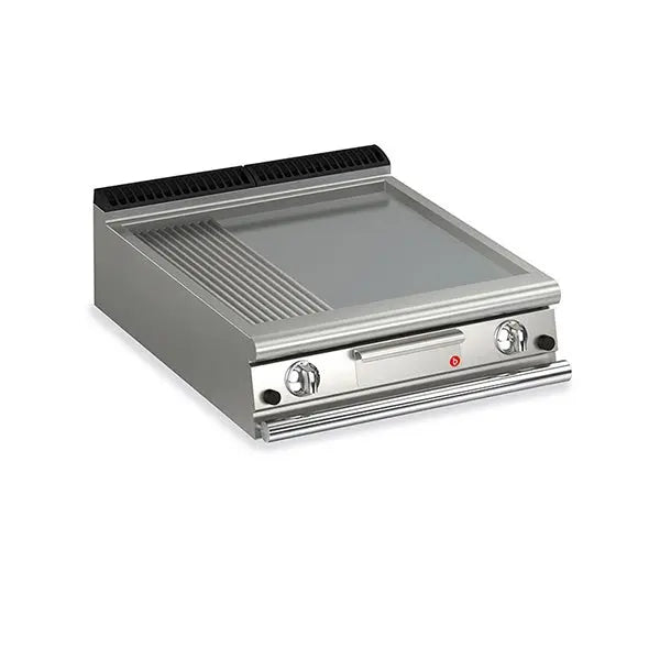 Baron Q90FT/G820 2 Burner Gas Fry Top With 2/3 Smooth 1/3 Ribbed Mild Steel Plate Mattys