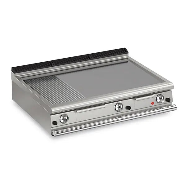 Baron Q90FTT/G1220 3 Burner Gas Fry Top With 2/3 Smooth 1/3 Ribbed Mild Steel Plate and Thermostat Control Mattys